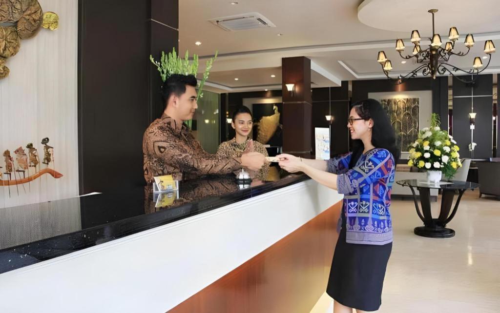 Narita Classic Hotel Surabaya Eksteriør billede