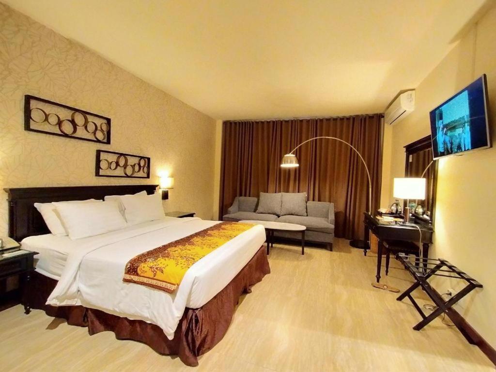 Narita Classic Hotel Surabaya Eksteriør billede