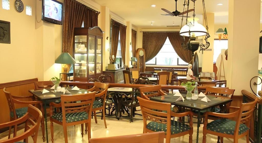 Narita Classic Hotel Surabaya Eksteriør billede