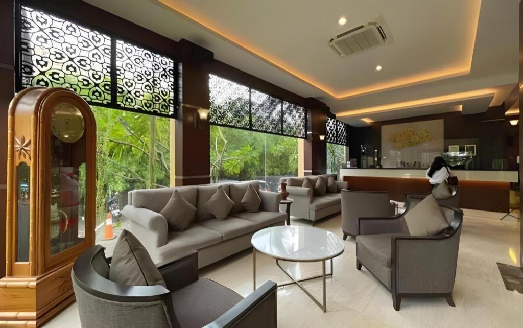 Narita Classic Hotel Surabaya Eksteriør billede